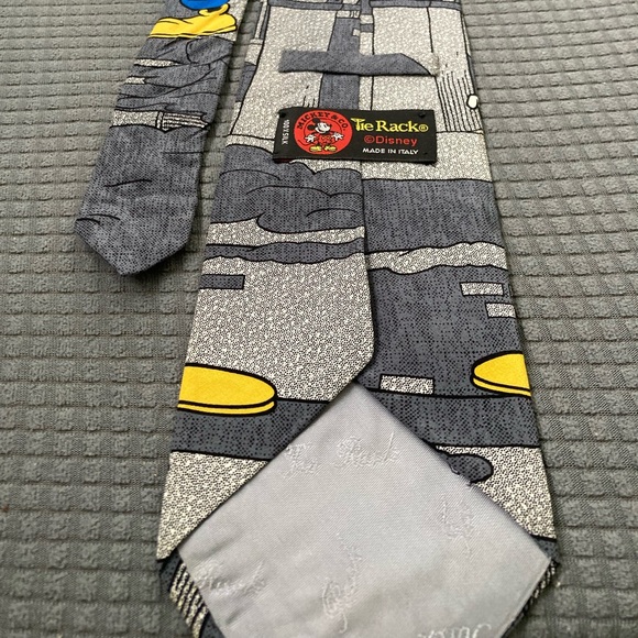 Vintage 90s Goofy Disney Silk Necktie - Picture 2 of 4